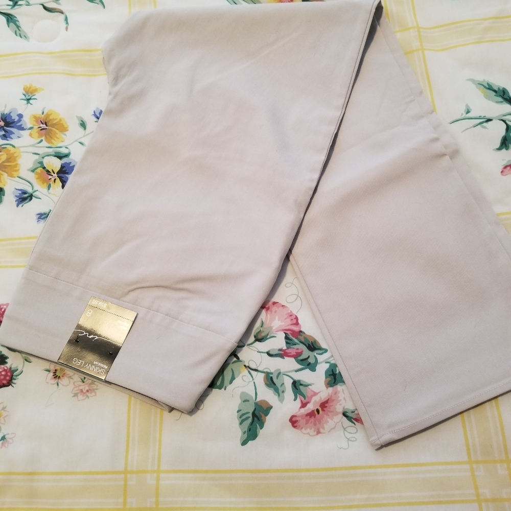 NWT I.N.C Beige Skinny Leg Crop Pant